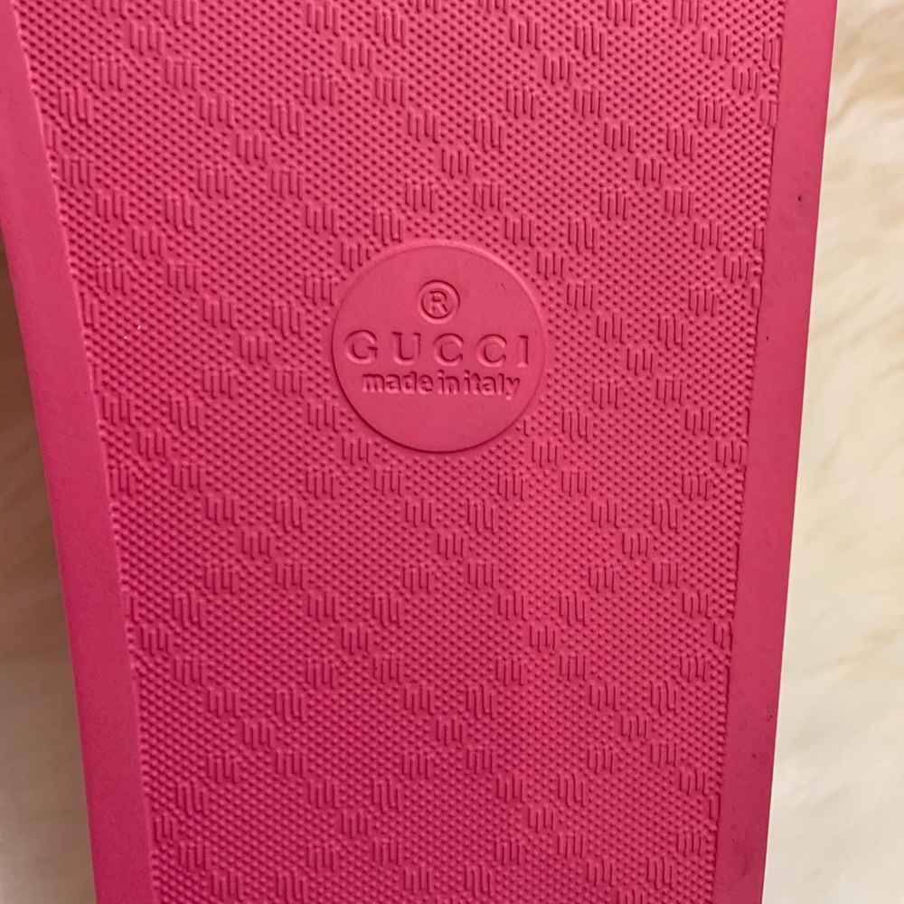 SOLD Gucci Rubber Pink Logo Slides - Picture 8 of 10